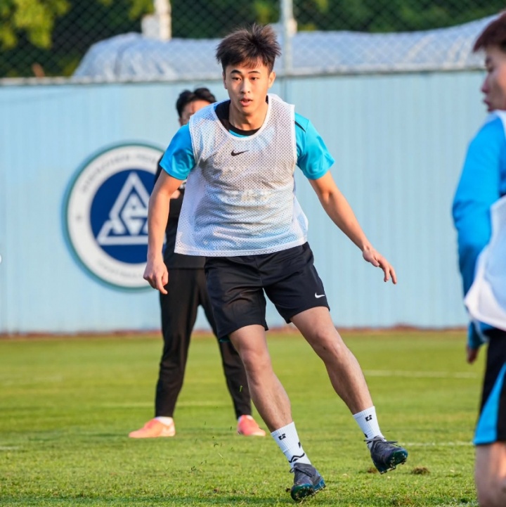 意昂体育官网-官方：戴伟浚左膝关节外侧半月板撕裂，已手术预计康复期为六周