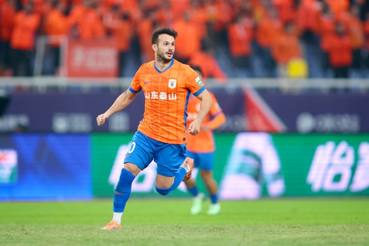 意昂体育-赛季最佳球员!官方:山东泰山与32岁外援卡扎伊什维利完成续约